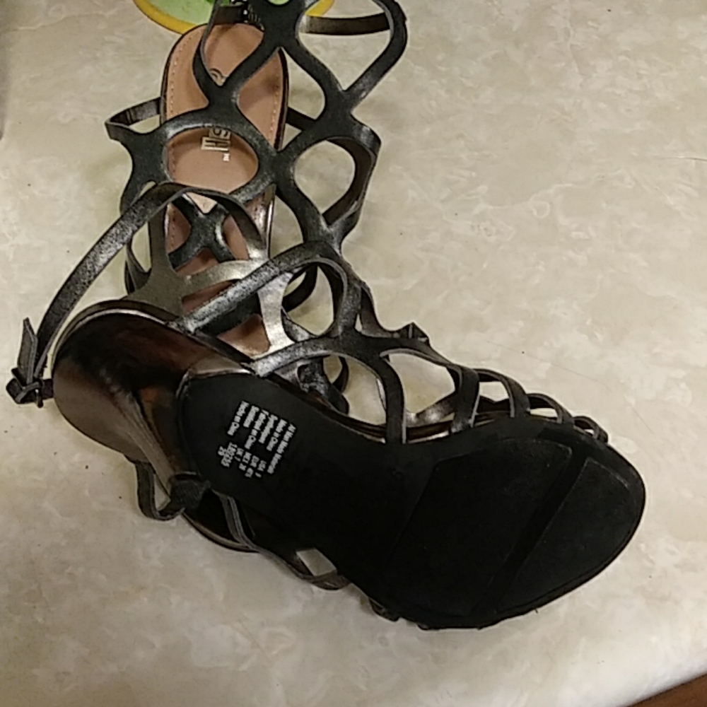 Shoes - Picture 2 of 3